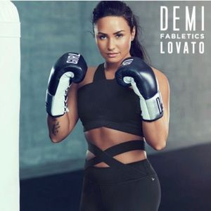 🖤High-Waisted Statement Power Hold Leggings